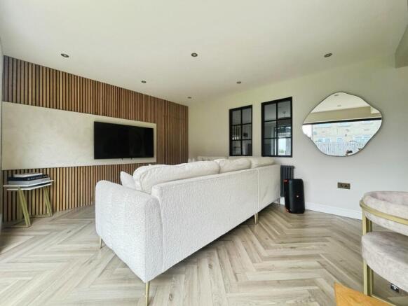 4 bed Detached for sale Image 8