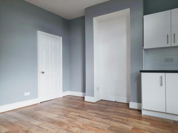 3 bed Terraced to rent Image 5