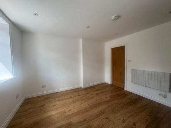 1 bed Apartment to rent Image 4