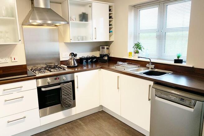 Kitchen / Dining Roo