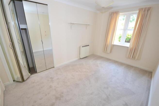 1 bed Retirement Property for sale Image 8