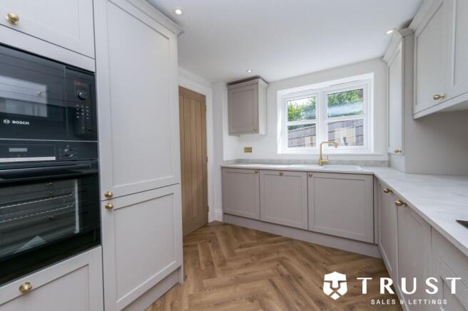 4 bed Detached for sale Image 5