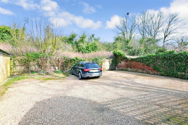 Driveway/Parking