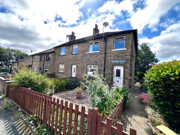 3 bed Terraced for sale in huddersfield