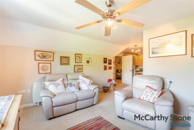 8690709-interior15.jpg
