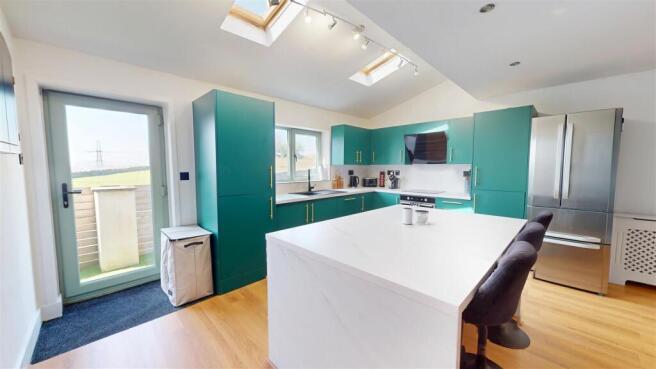3 bed Terraced for sale Image 4
