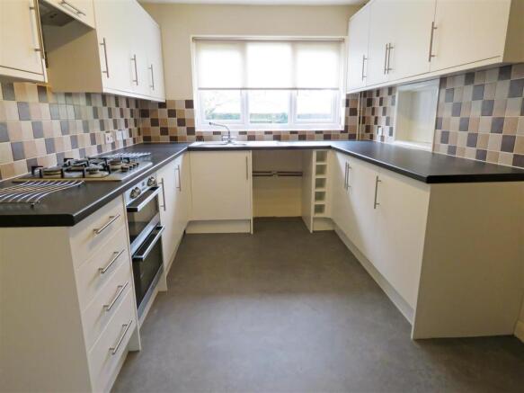 Kitchen 1.JPG