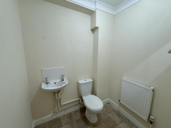 Cloakroom/wc