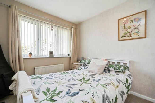 3 bed Semi-Detached for sale Image 11