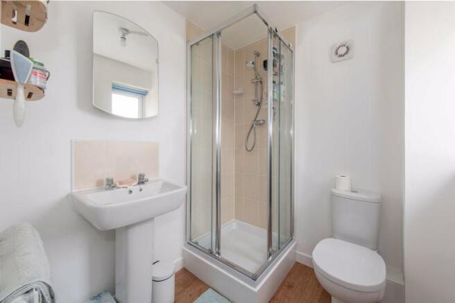 En suite showe...