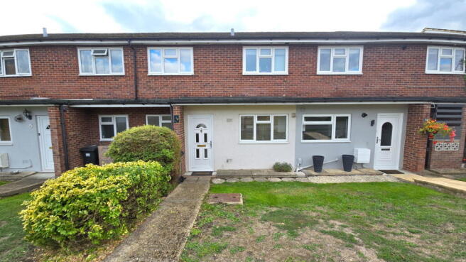 1-bed flat on Audley Close, Newbury, RG14 2NW, £159,950