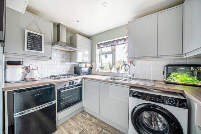 The Knowlings, Whitchurch, RG28 7JN photo 4