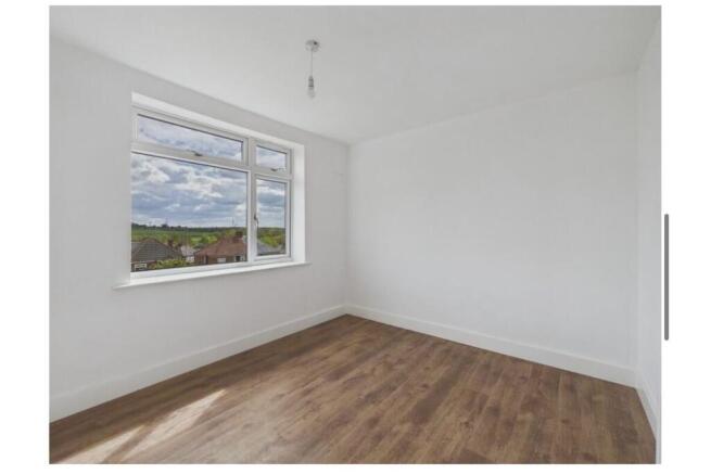 3 bed Semi-Detached for sale Image 10