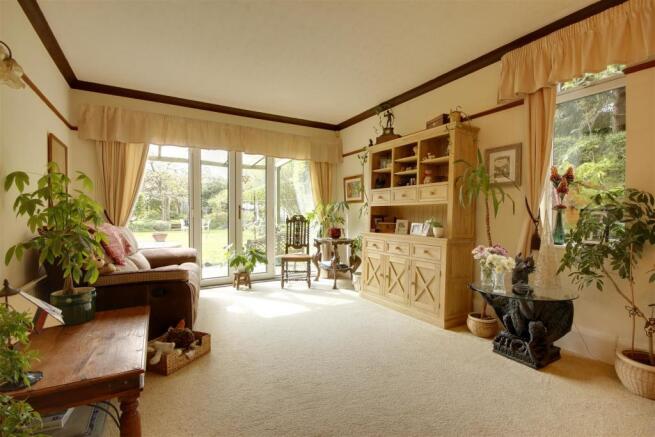 Lounge - Alternative View