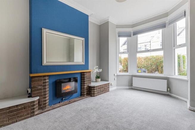 Llanishen Street 15-16.jpg