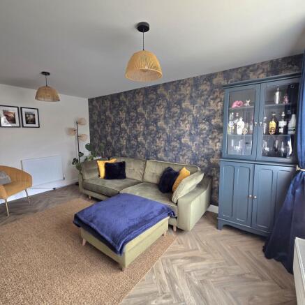 3 bed Semi-Detached for sale Image 6