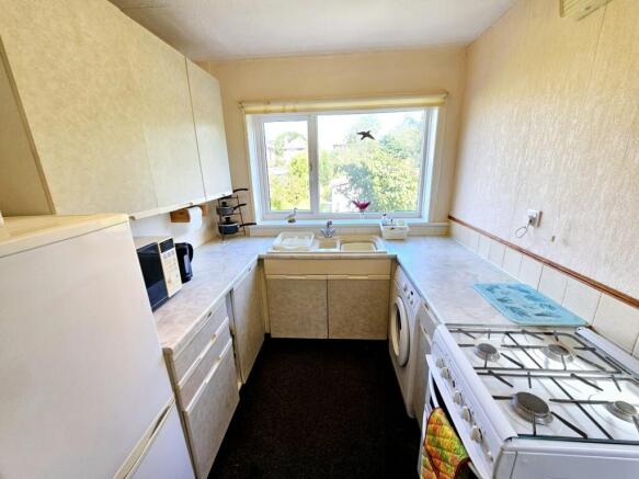 3 bed Semi-Detached for sale Image 8