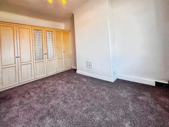 3 bed Terraced to rent Image 4