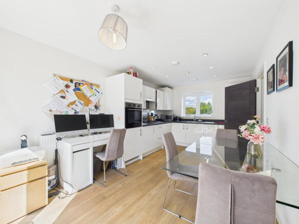 CAM02909G0-PR0479-STILL018