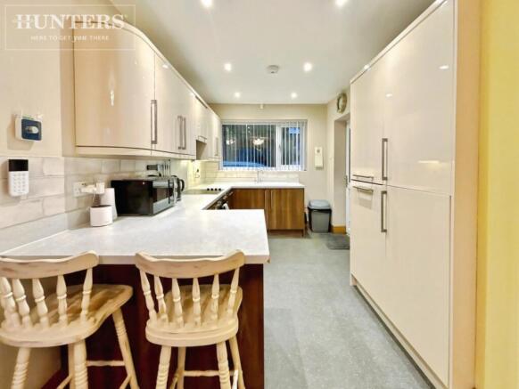 4 bed Detached Bungalow for sale Image 7