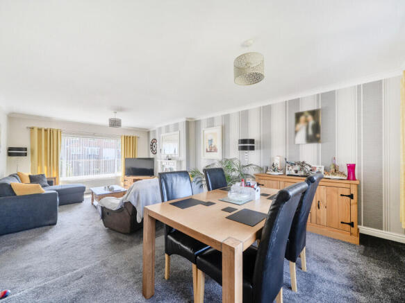 4 bed Detached for sale Image 12
