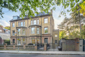Holme Vale House, Branch Hill, London NW3 7NA