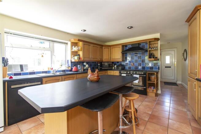 Kitchen / Breakfast Room