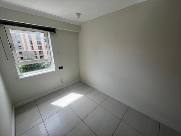 2 bed Flat for sale Image 8