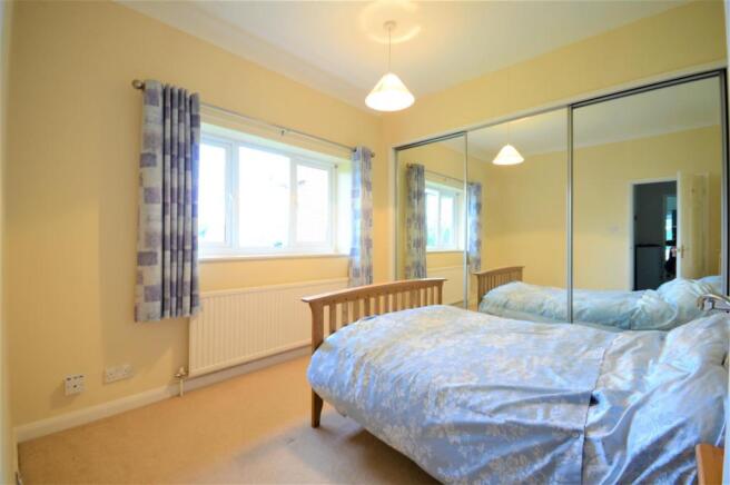 Bedroom 1 Albert.JPG