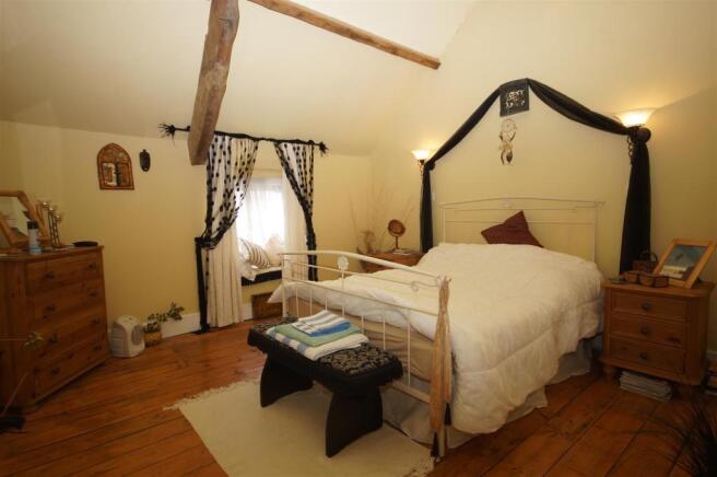 Bed 1.JPG