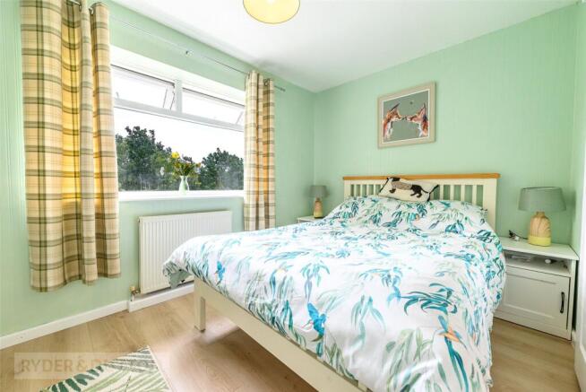 3 bed Semi-Detached for sale Image 12
