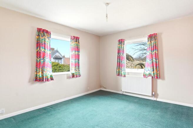 4 bed Detached for sale Image 12