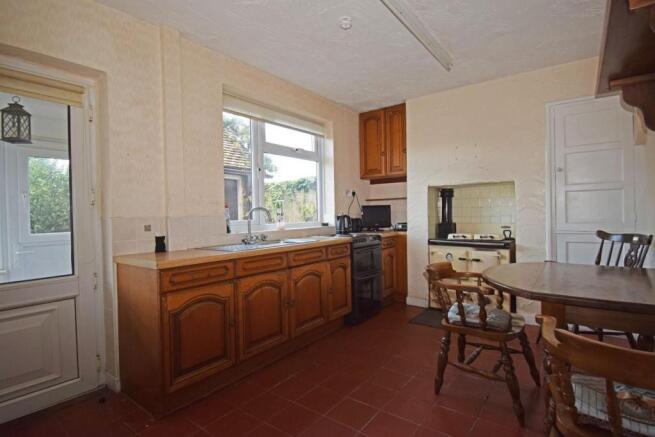2 Rashwood Hill Cottage, kitchen.jpg