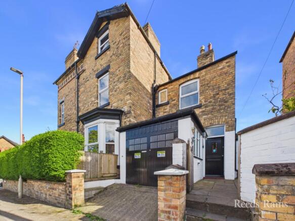 4 bed Semi-Detached for sale Image 9