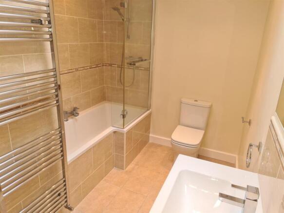 GROUND FLOOR BATHROOM