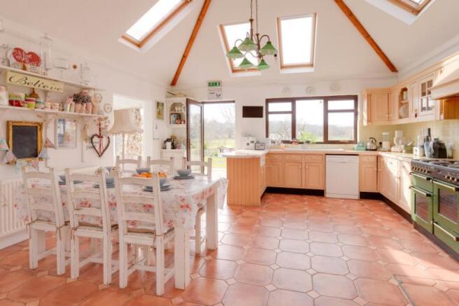 Kitchen/Breakfast Rm