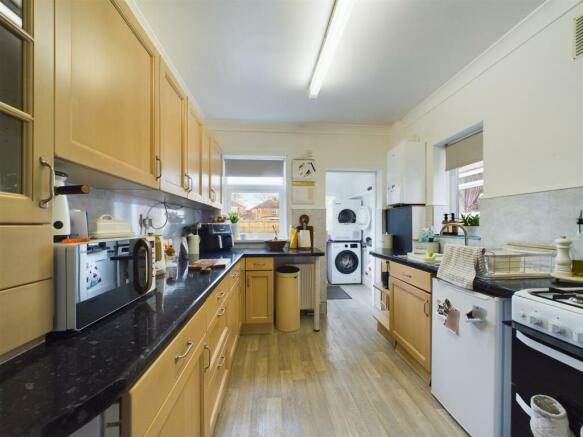 Kitchen: