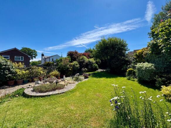 Whitemans Close, Cuckfield, RH17 photo 4