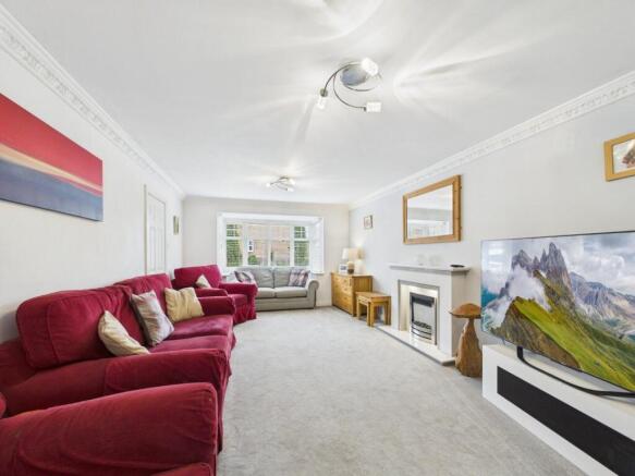 4 bed Detached for sale Image 6