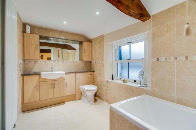 BATHROOM/W.C.