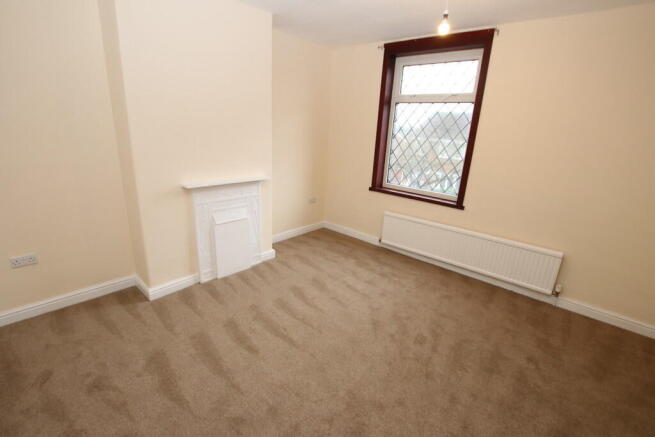 3 bed Semi-Detached to rent Image 5