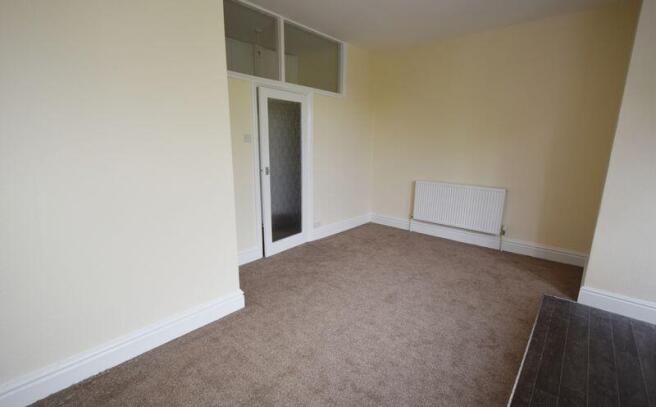 Studio to rent Image 5
