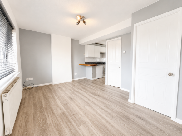 1 bed Flat to rent Image 4