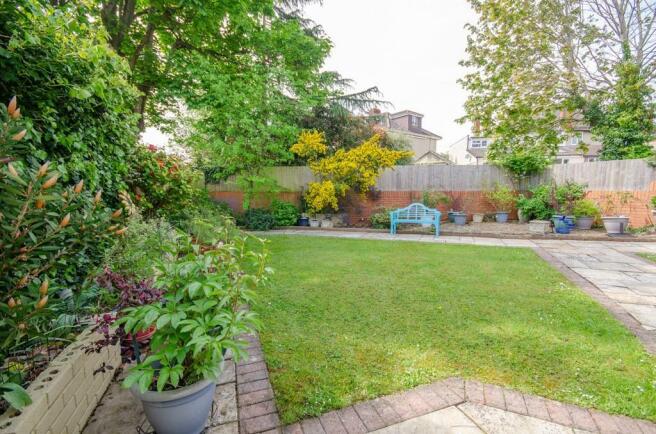 Rear garden pic 2.jpg