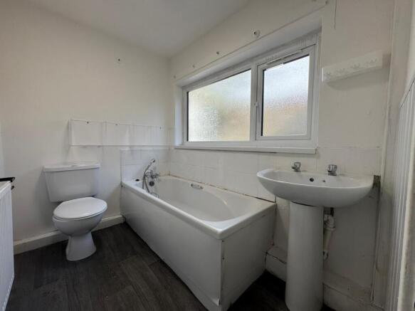 2 bed Terraced to rent Image 4