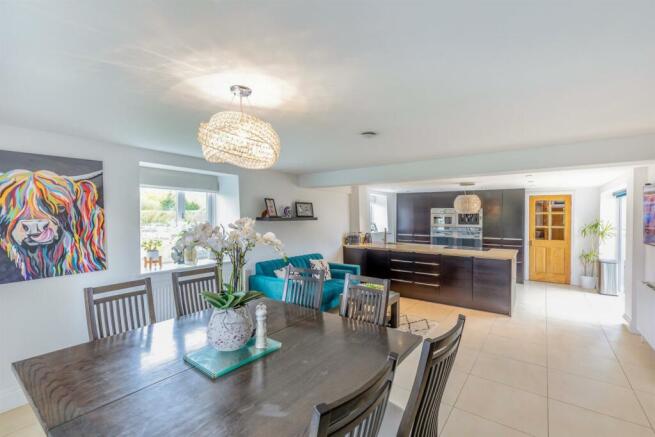 8594142-interior06.jpg