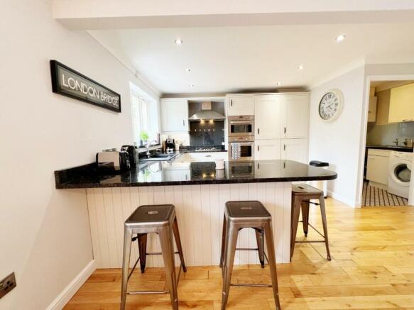 Kitchen Diner pic 8.jpg