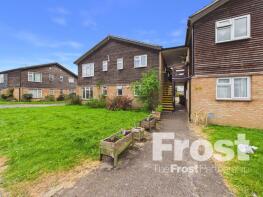 65, Holmedale, Slough SL2 5RH