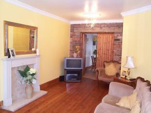 Front lounge 2