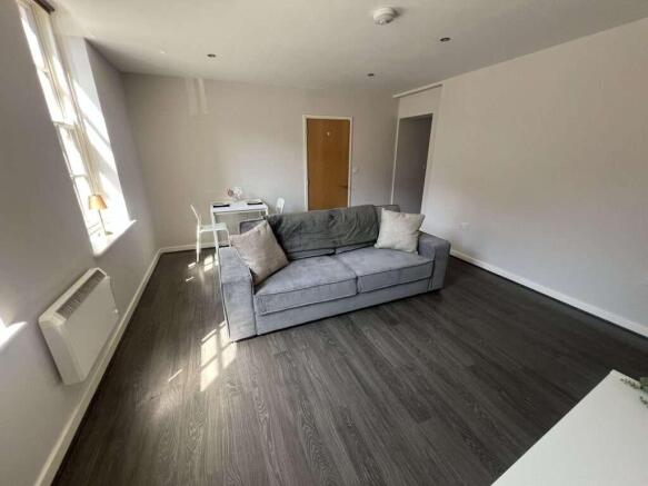 1 bed Flat to rent Image 5